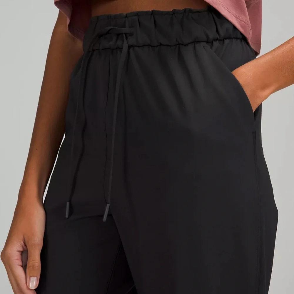 Lululemon Stretch High Rise Pant 7/8 Luxtreme Fabric Black Joggers Pants 2 - Picture 5 of 6